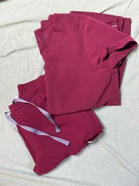 FIGS Women’s Burgundy scrub set.